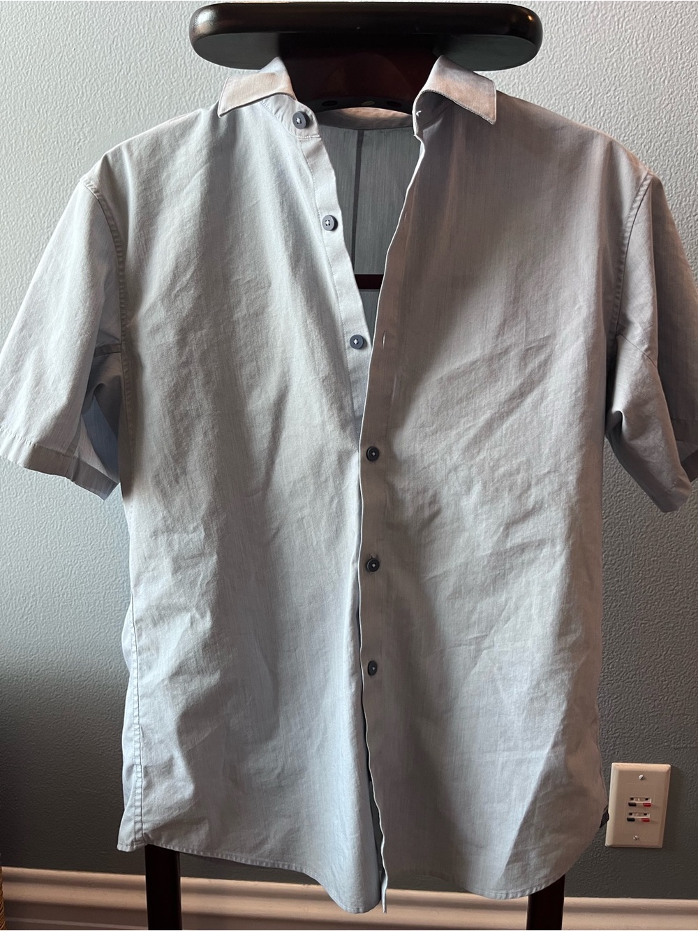 Men's Lululemon Short Sleeve Light Blue Button-Up Performance Stretch Shirt